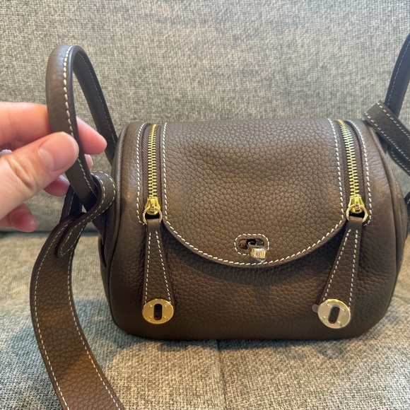 Elegant Brown Leather Women's Bag - Picture 3 of 11